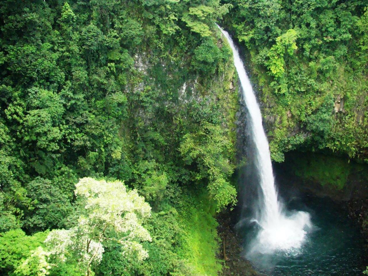 Villa Jade, La Fortuna Downtown ภายนอก รูปภาพ