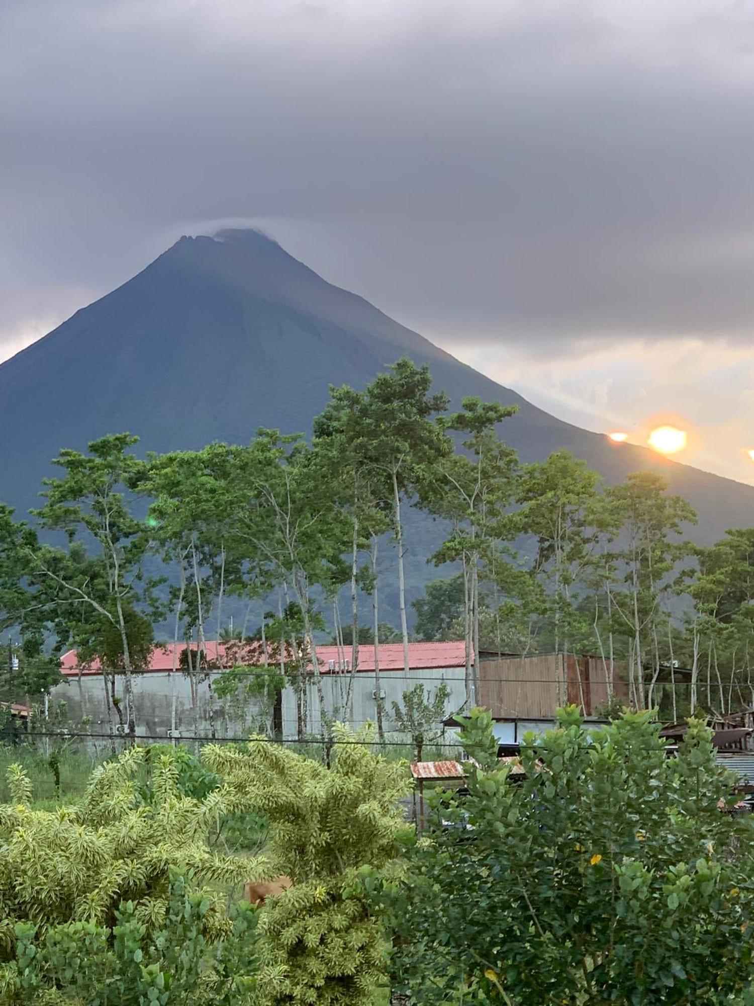 Villa Jade, La Fortuna Downtown ภายนอก รูปภาพ